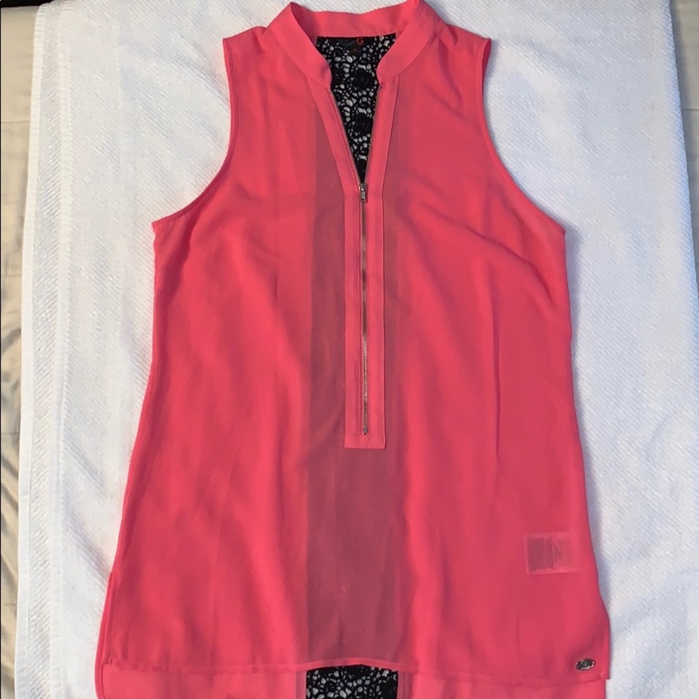 NWOT G BY GUESS TOP